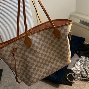 Louis Vuitton never full